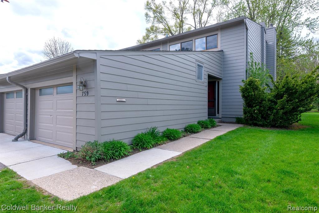 759 PENINSULA, Ann Arbor, MI 48105 — front exterior