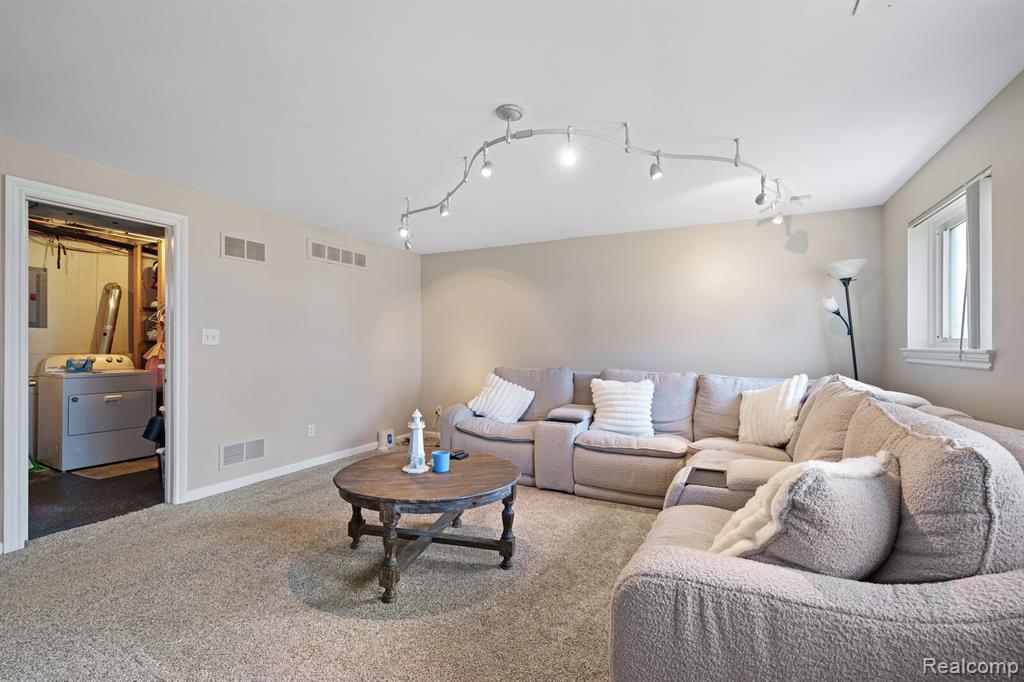 25145 Orchid Street, Harrison Township, MI — Photo 15