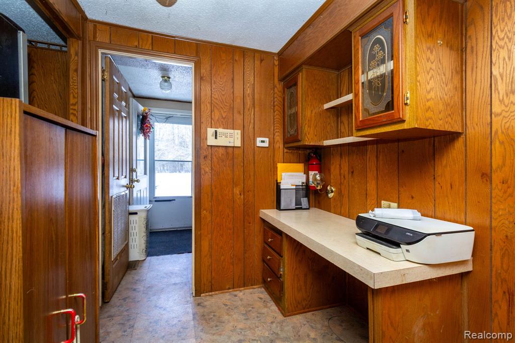 8200 Oakville Waltz Road, Belleville, MI 48111 — Photo 35
