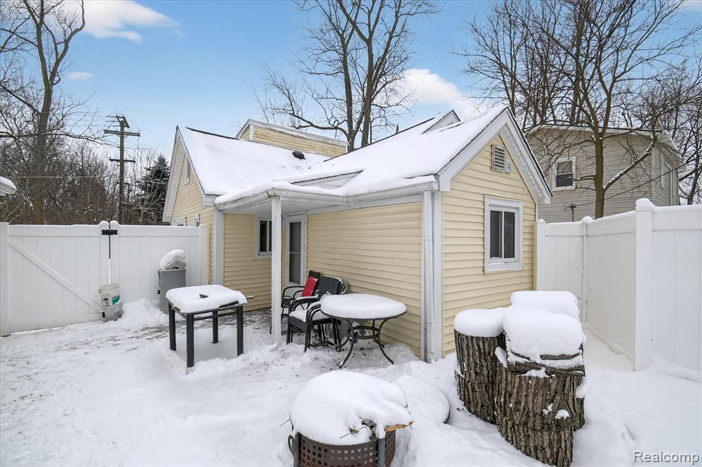 39 Pine Drive, Whitmore Lake, MI 48189 — Photo 29