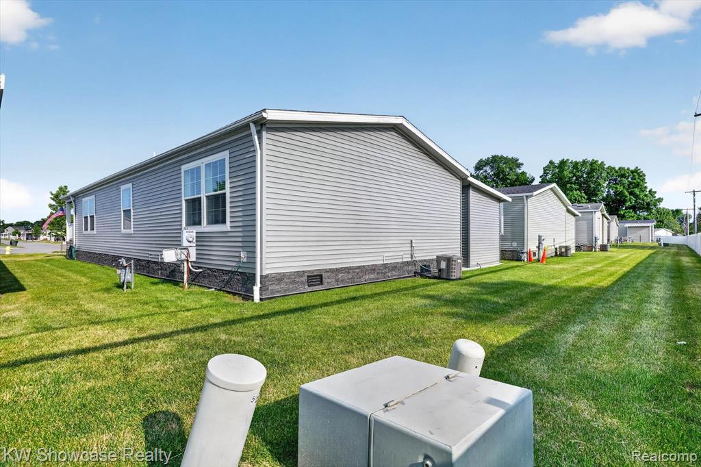 52525 Willow Wood Court, Chesterfield, MI — Photo 34