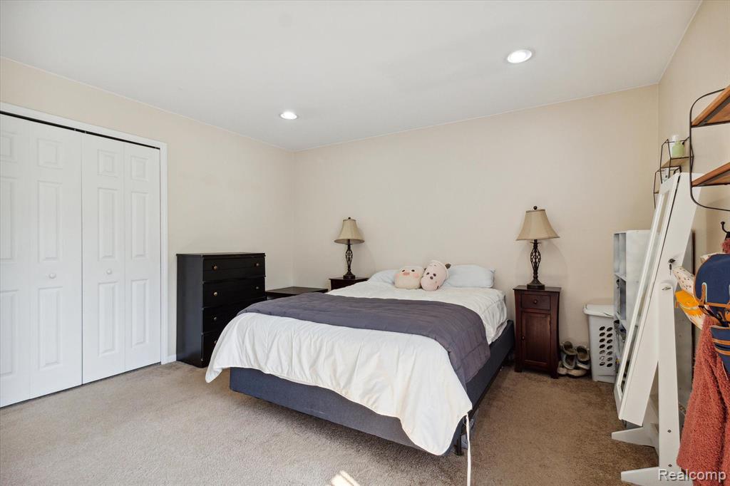 4174 BERKSHIRE Drive, Sterling Heights, MI 48314 — Photo 26