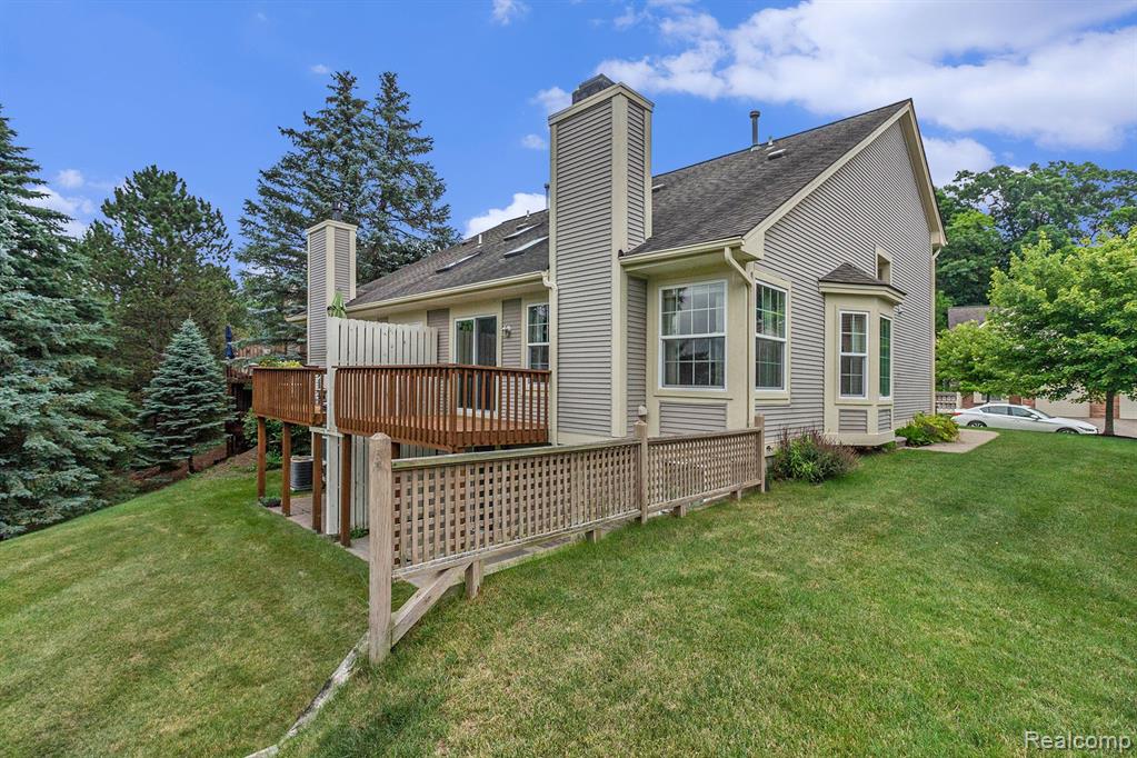 715 WHISPERWOOD Trail, Fenton, MI 48430 — Photo 22