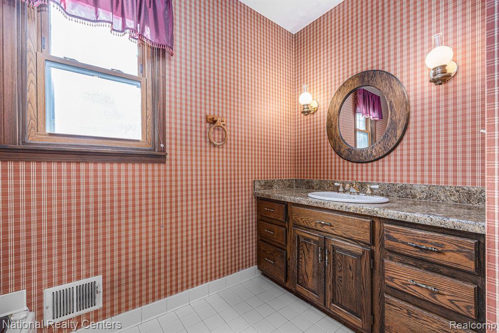 9494 Sashabaw Road, Clarkston, MI 48348 — Photo 21