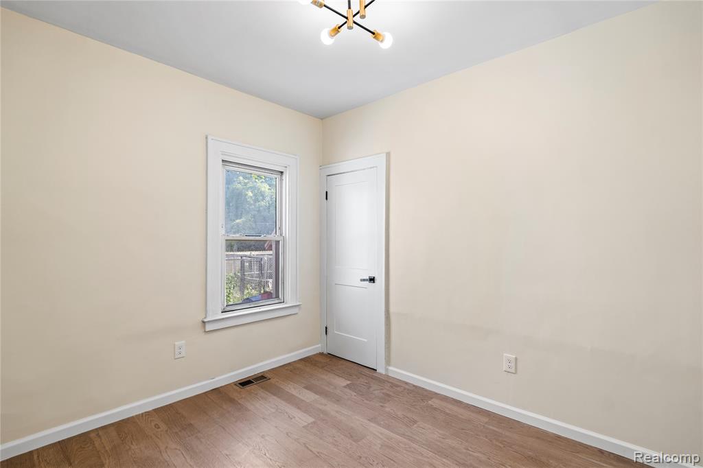 475 Algonquin Street, Detroit, MI 48215 — Photo 17