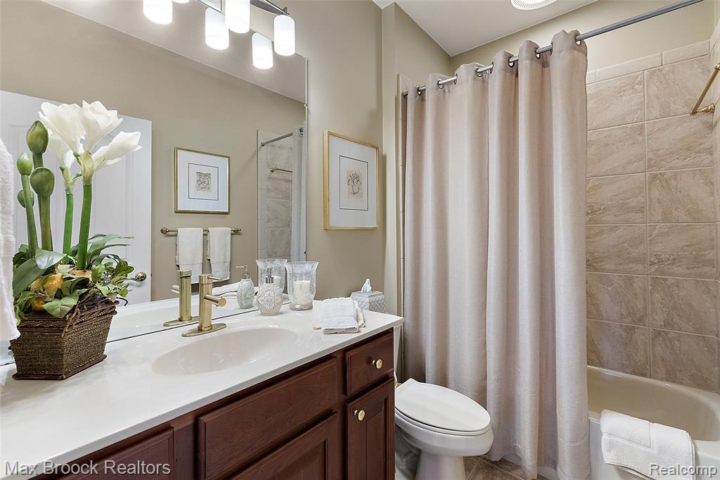 16956 Sycamore Court, Northville, MI 48168 — Photo 22