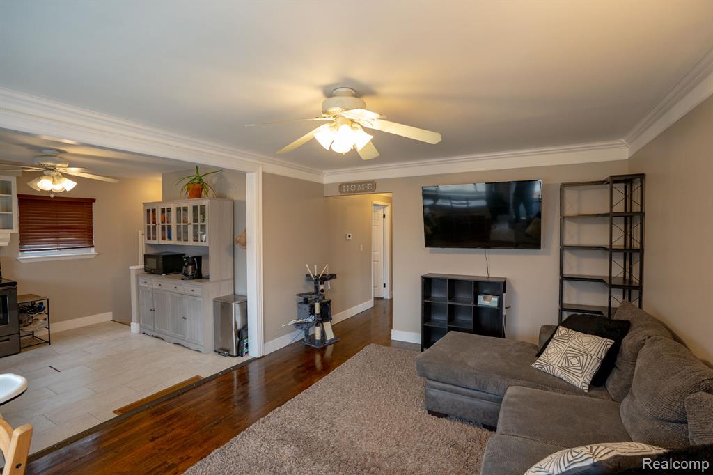 23360 Crossley Avenue, Hazel Park, MI 48030 — Photo 6