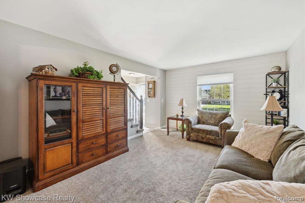 870 Chatham Drive, Milford, MI 48381 — Photo 11