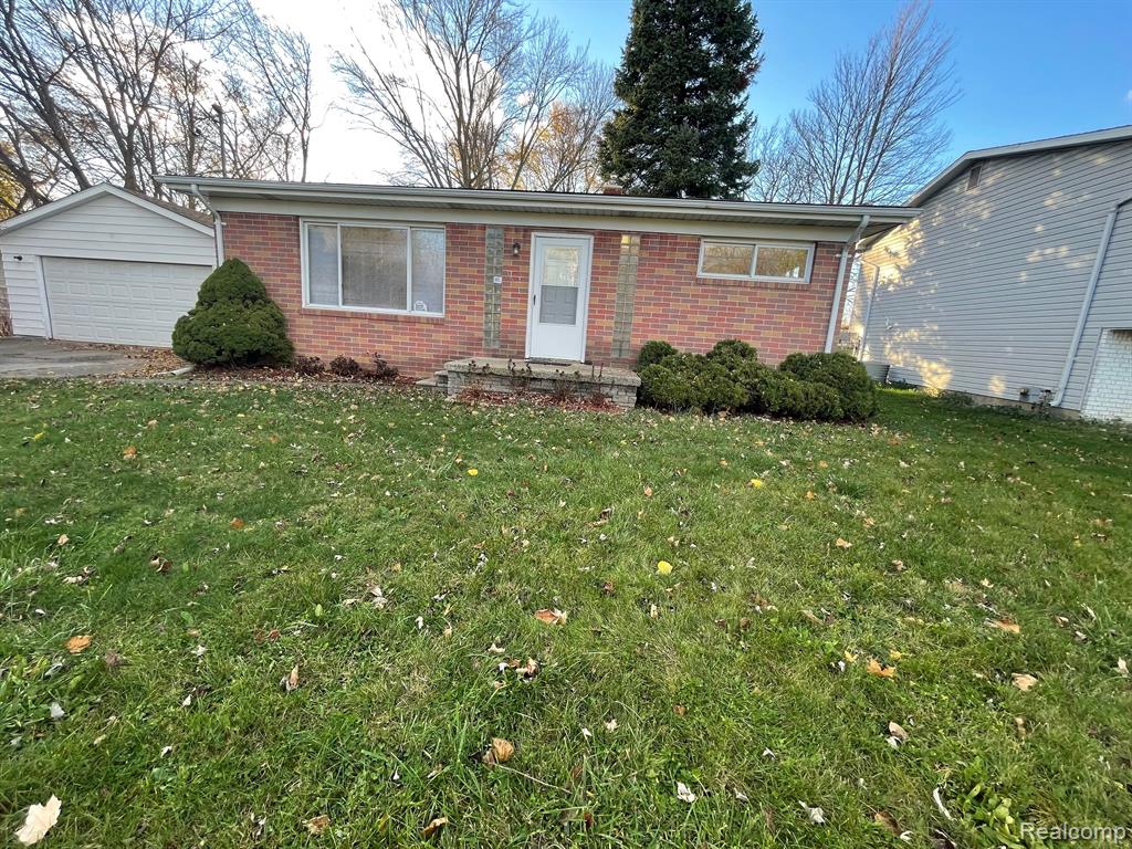 4201 N GENESEE Road, Flint, MI 48506 — front exterior