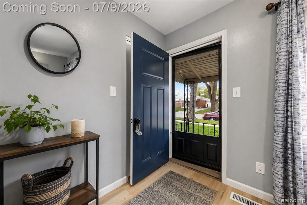 7218 Superior, Center Line, MI 48015 — Photo 2