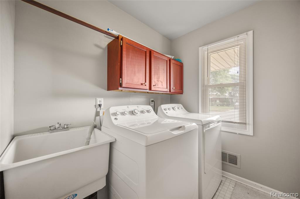 46073 Hollowoode Lane, Macomb, MI 48044 — Photo 32
