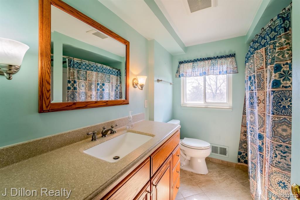 42807 SAXONY Road, Canton, MI 48187 — Photo 46