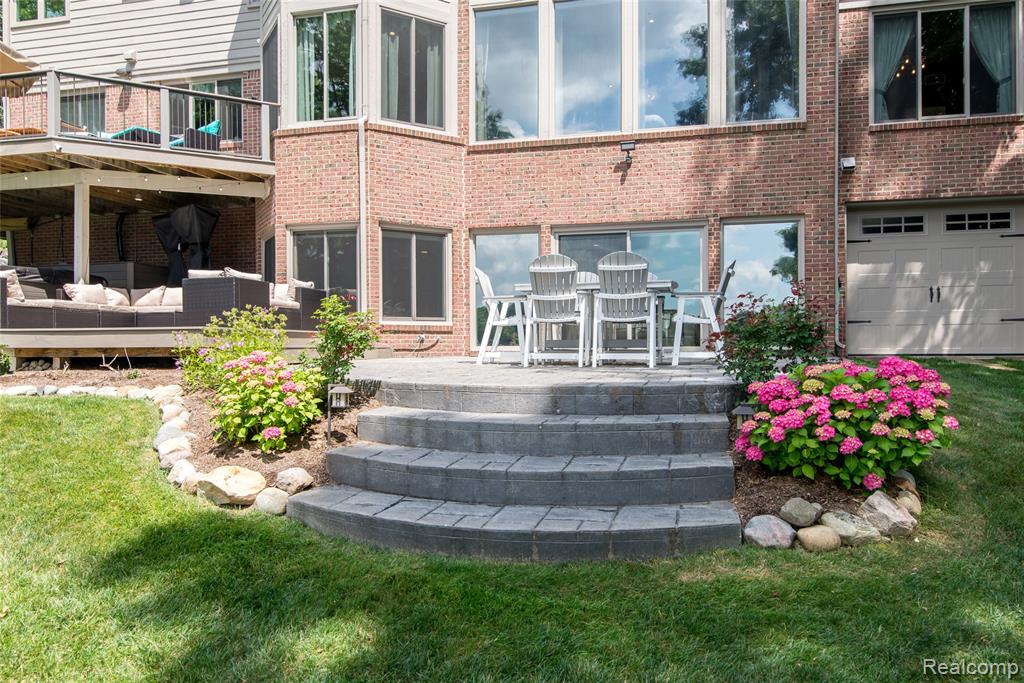 3166 W Beach Lake Drive, Milford, MI, 48380