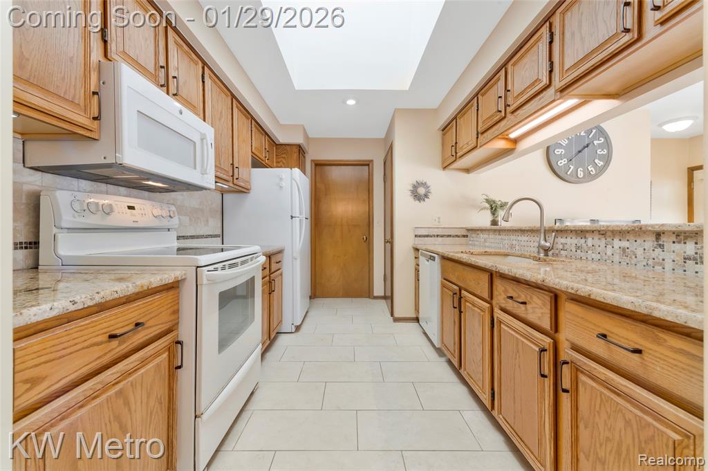 49321 Glasco Court, Utica, MI 48315 — Photo 12