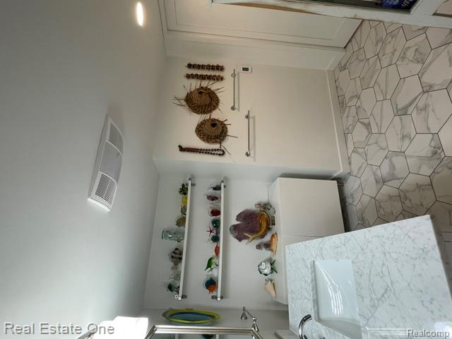 3202 Pridham Street, Keego Harbor, MI 48320 — Photo 16