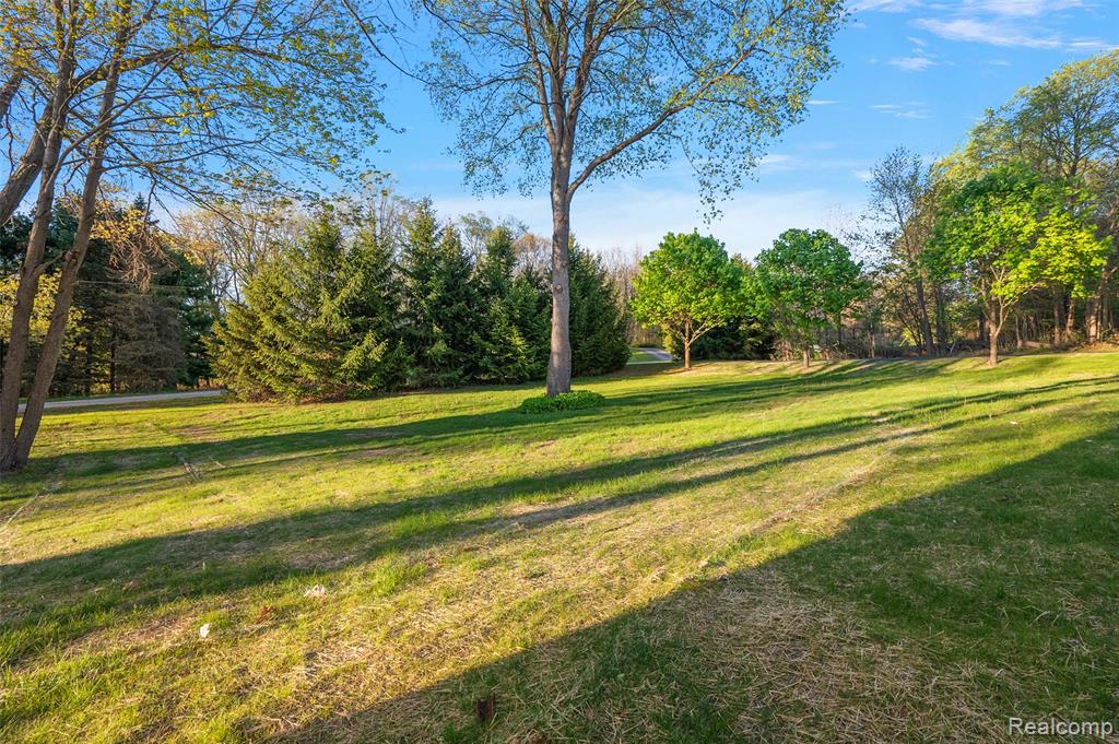 1585 Houghton Trail, Ortonville, MI 48462 — Photo 12