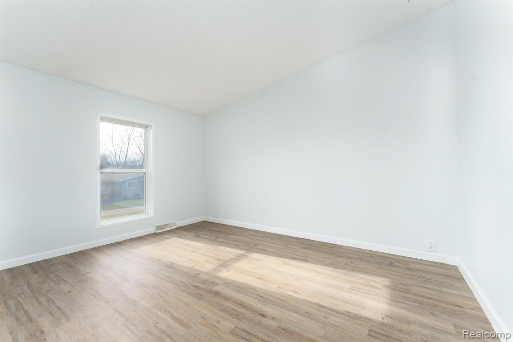 511 1ST Street, Gregory, MI 48137 — Photo 17