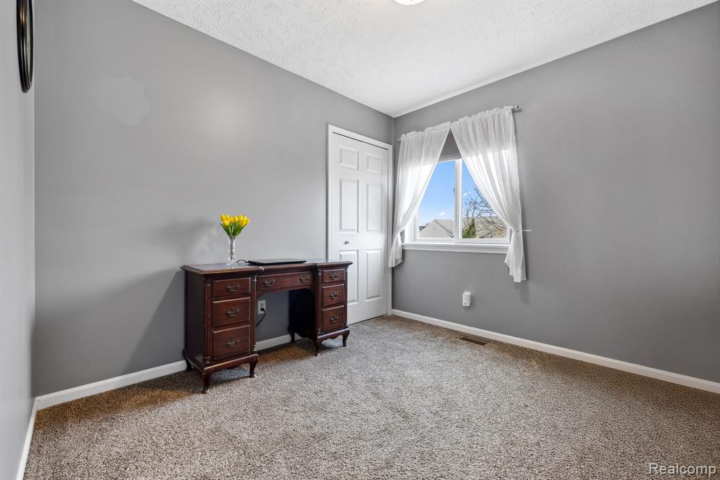 77 Coyote Court, Pinckney, MI 48169 — Photo 17