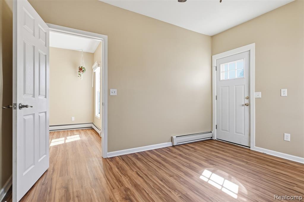 532 E Broad Street, Linden, MI 48451 — Photo 9