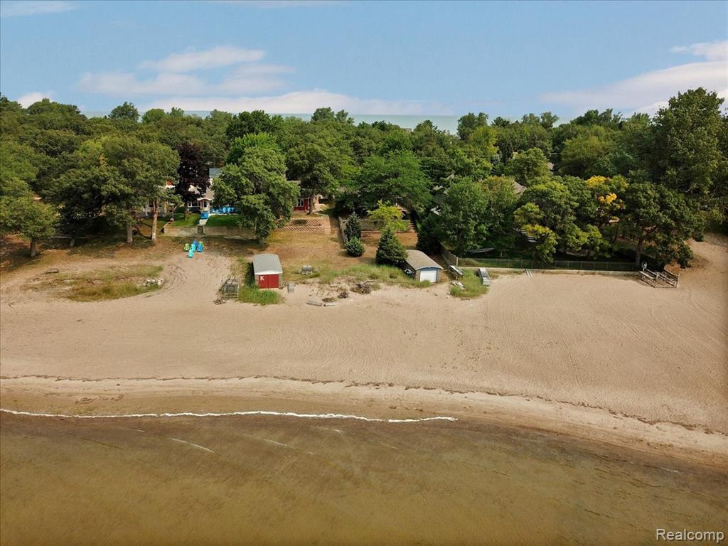 9515 Point Charities Avenue, Pigeon Vlg, MI — Photo 2