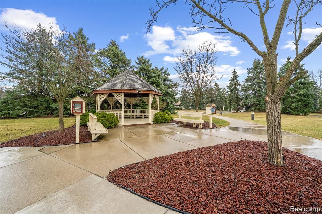 42601 LILLEY POINTE Drive, Canton, MI 48187 — Photo 17
