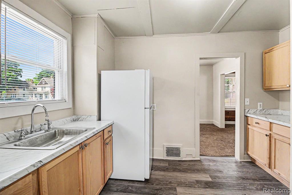 680 N Perry Street, Pontiac, MI 48342 — Photo 9