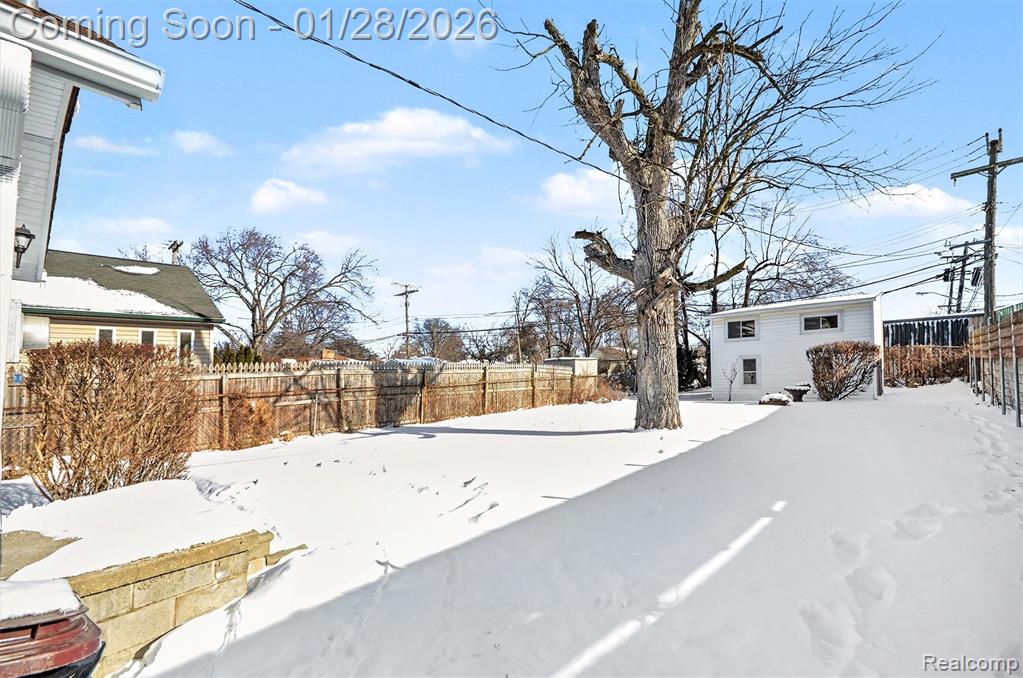 25034 Comfort, Center Line, MI 48015 — Photo 16