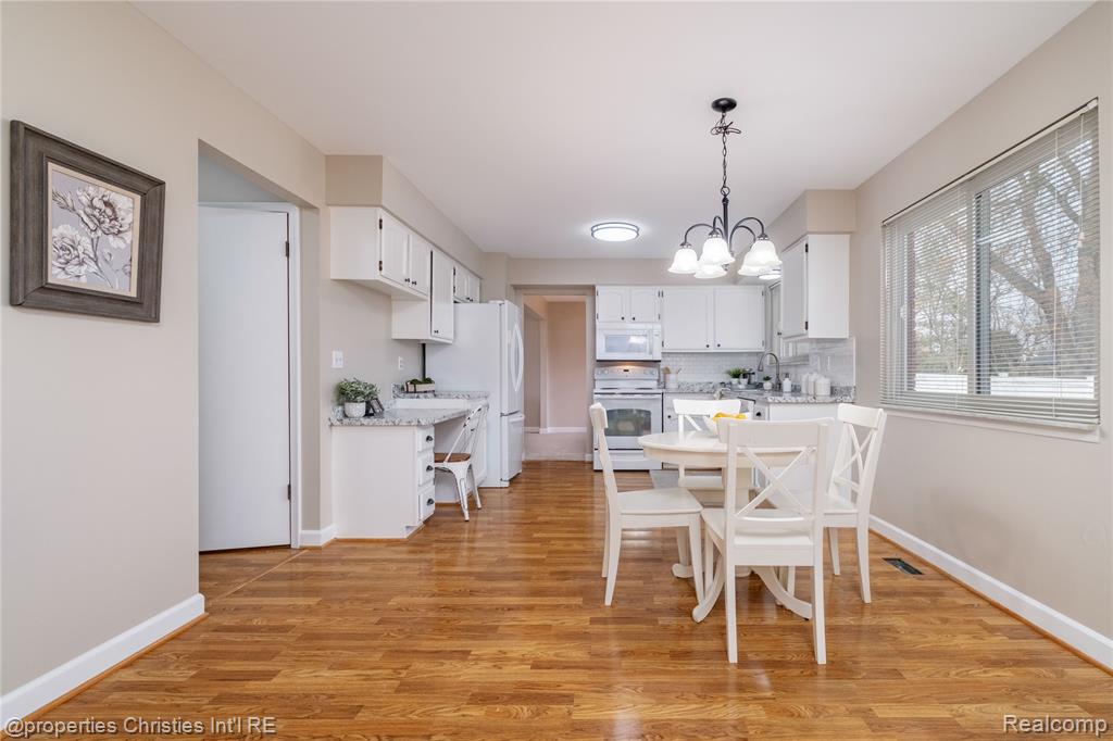 6158 Courtland Drive, Canton, MI 48187 — Photo 8