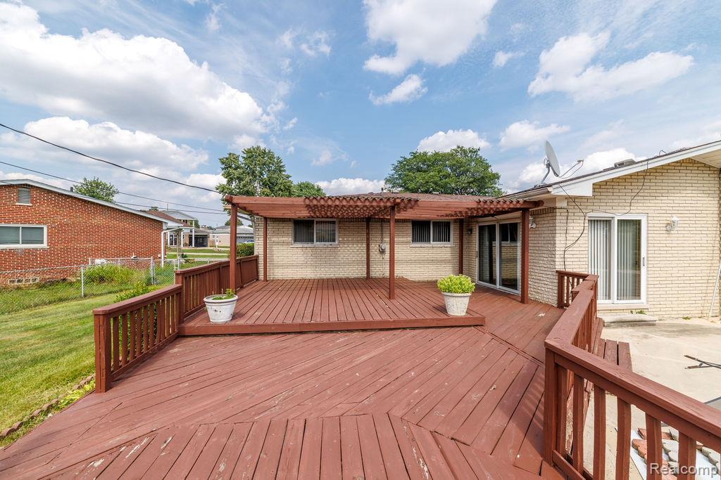 4908 Kadena Court, Sterling Heights, MI 48310 — Photo 13