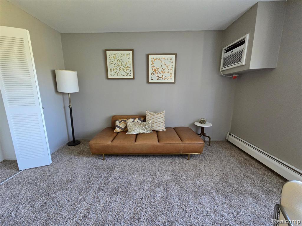 930 VILLAGE GREEN Lane, Waterford, MI 48328 — Photo 23