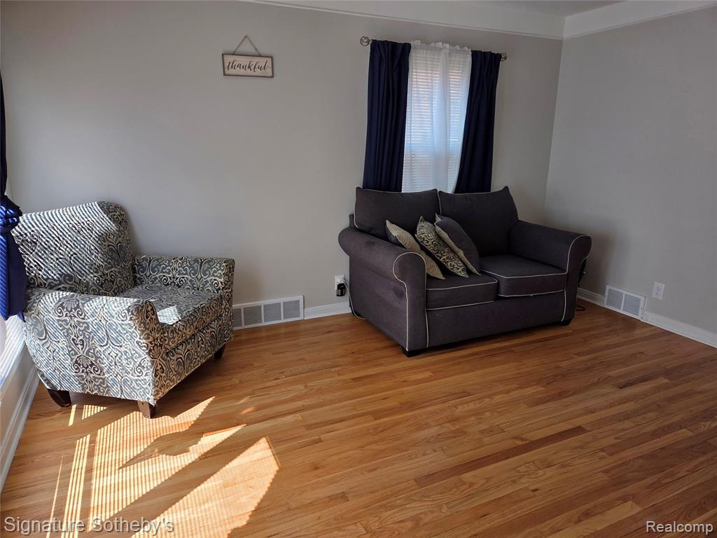 9320 Dixie, Redford, MI 48239 — Photo 3