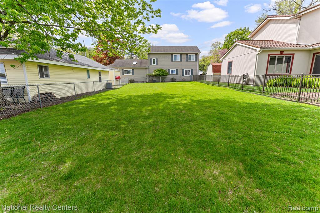 903 S. Lake Drive, Novi, MI — Photo 4