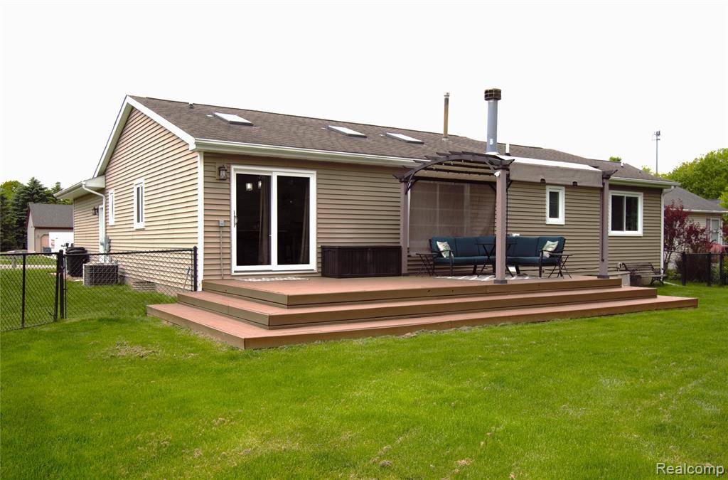 313 Janet Lane, Almont, MI 48003 — Photo 25