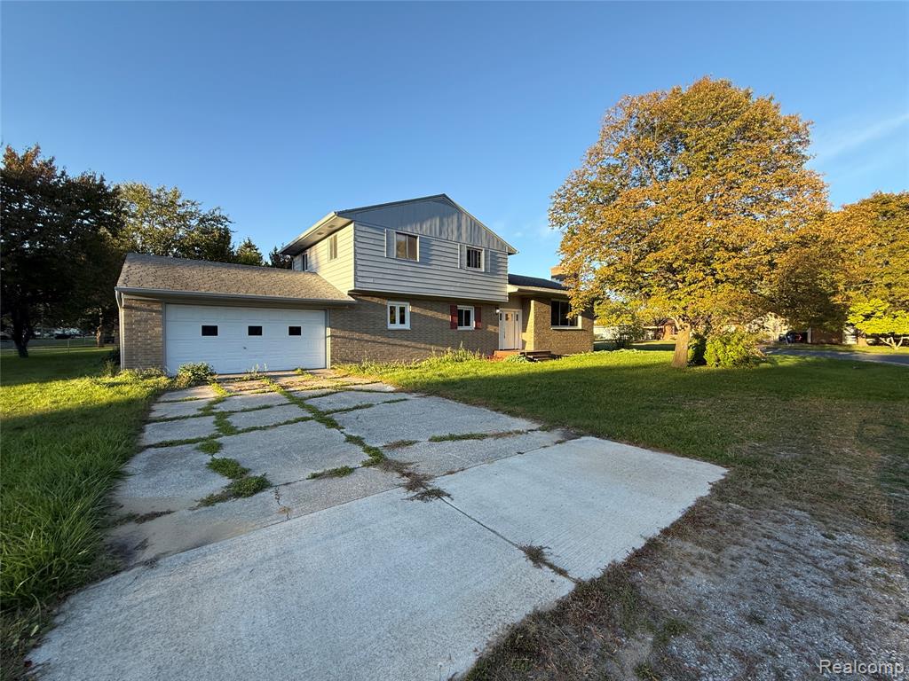 3306 Burlington Drive, Saginaw, MI 48601 — Photo 2