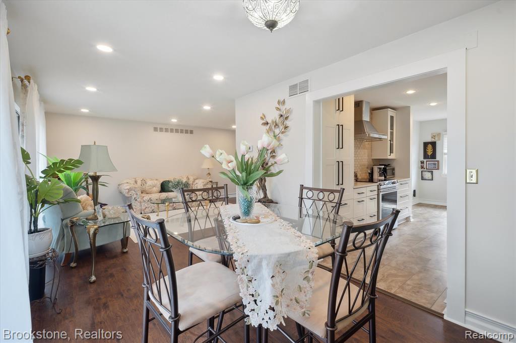 5195 Richard Run, West Bloomfield, MI — Photo 16