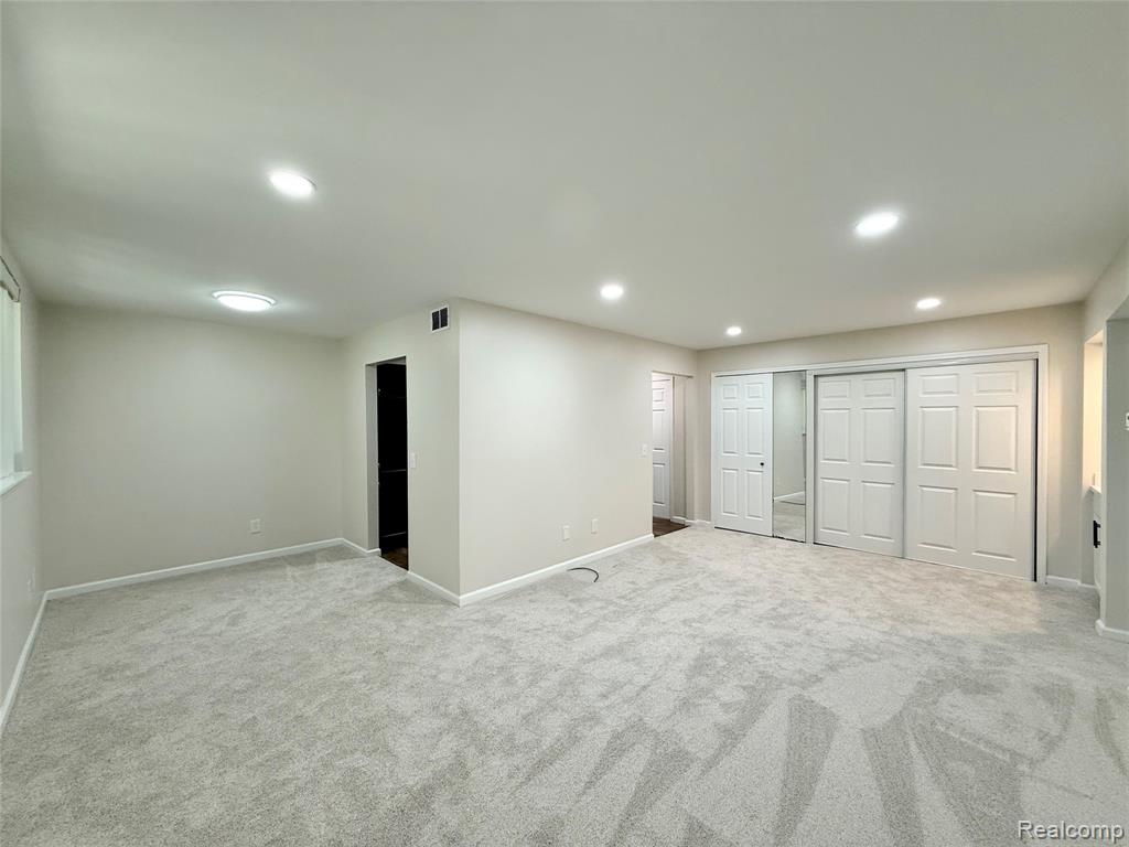 29870 W 12 Mile Road, 703, Farmington, MI 48334 — Photo 11