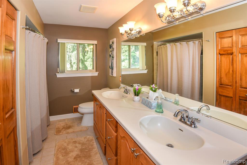 9245 PINE KNOB Road, Clarkston, MI 48348 — Photo 21