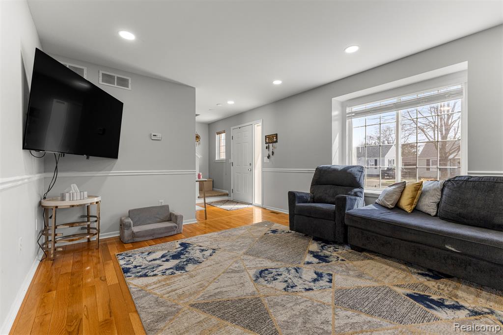 28810 Birchlawn Street, Garden City, MI — Photo 6