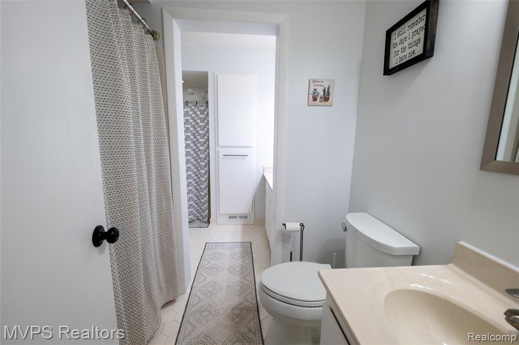 804 S Oak Brook Ridge Drive, 149, Rochester Hills, MI 48307 — Photo 30
