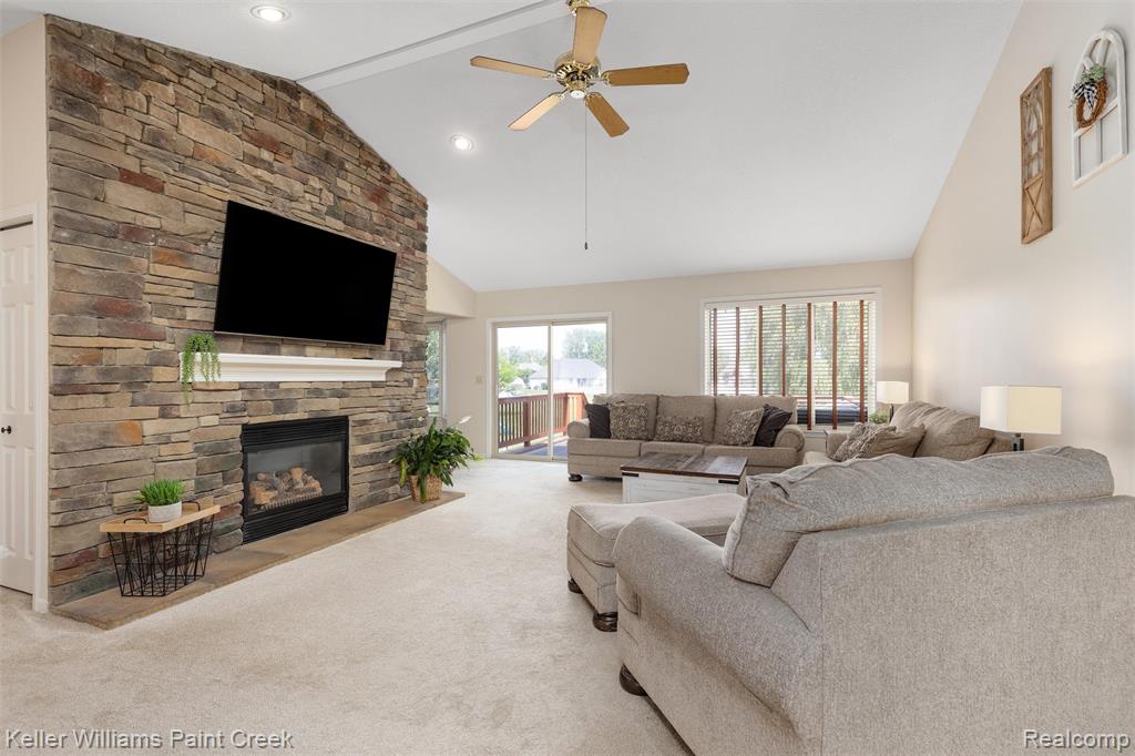 7537 Waterfall Drive, Grand Blanc, MI 48439 — Photo 4