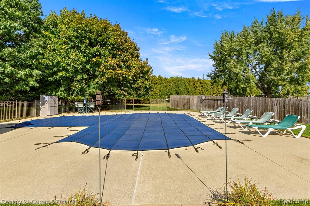 42049 Farm Lane Court, Sterling Heights, MI 48313 — Photo 46