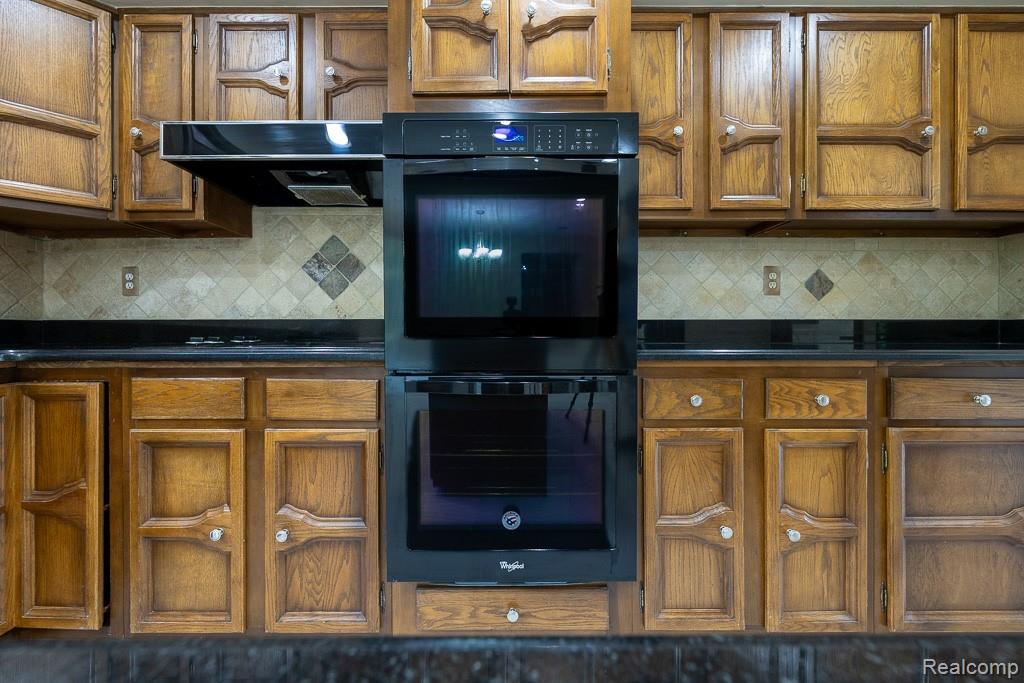 6275 Fairbrook Court, West Bloomfield, MI — Photo 14