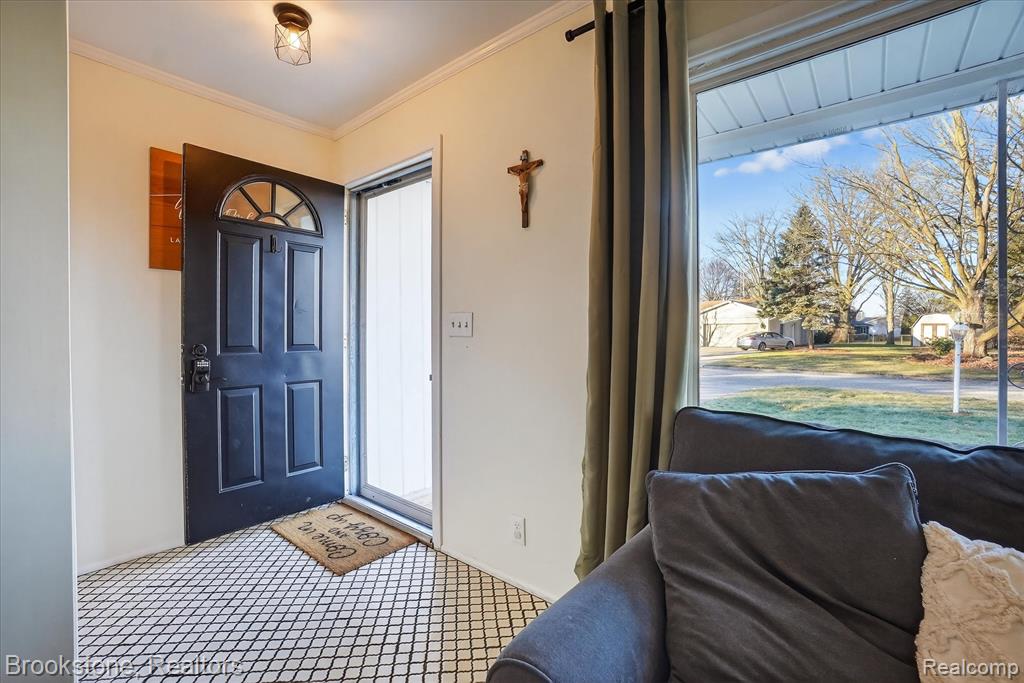 6227 McKenzie Drive, Flint, MI 48507 — Photo 6