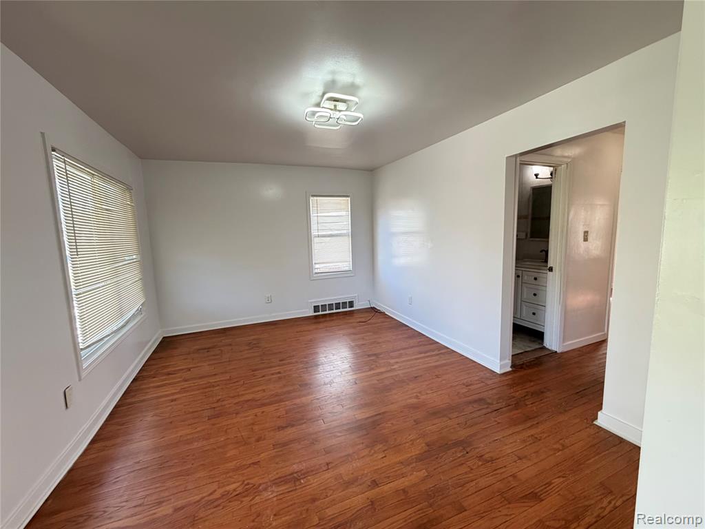 5698 Greenview Avenue, Detroit, MI 48228 — Photo 7