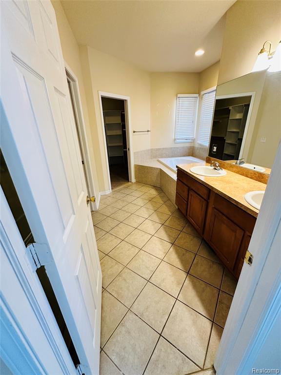 7655 JEWELL Ter, West Bloomfield, MI 48323 — Photo 15