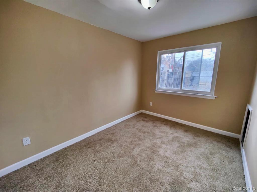 17167 Lumpkin Street, Hamtramck, MI 48212 — Photo 5