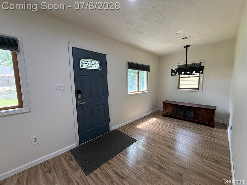 756 Cedarlawn Road, Waterford, MI 48328 — Photo 8