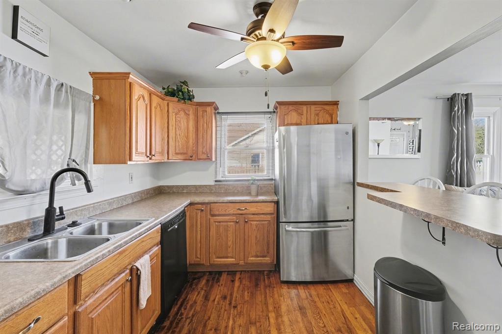 5091 W Carpenter Road, Flint, MI 48504 — Photo 12