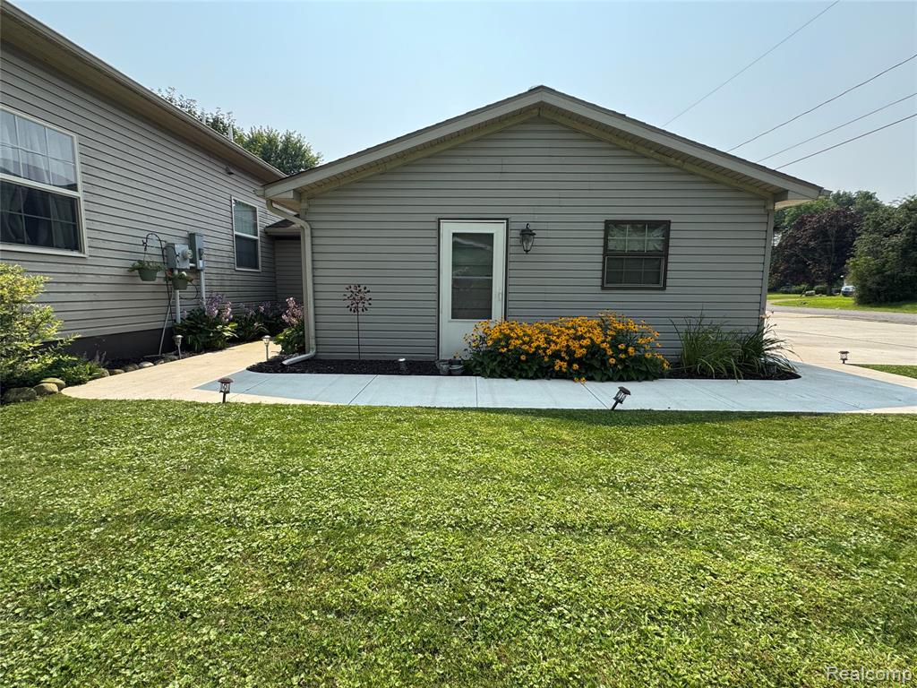 577 Norvell Beach Drive, Brooklyn, MI 49230 — Photo 4