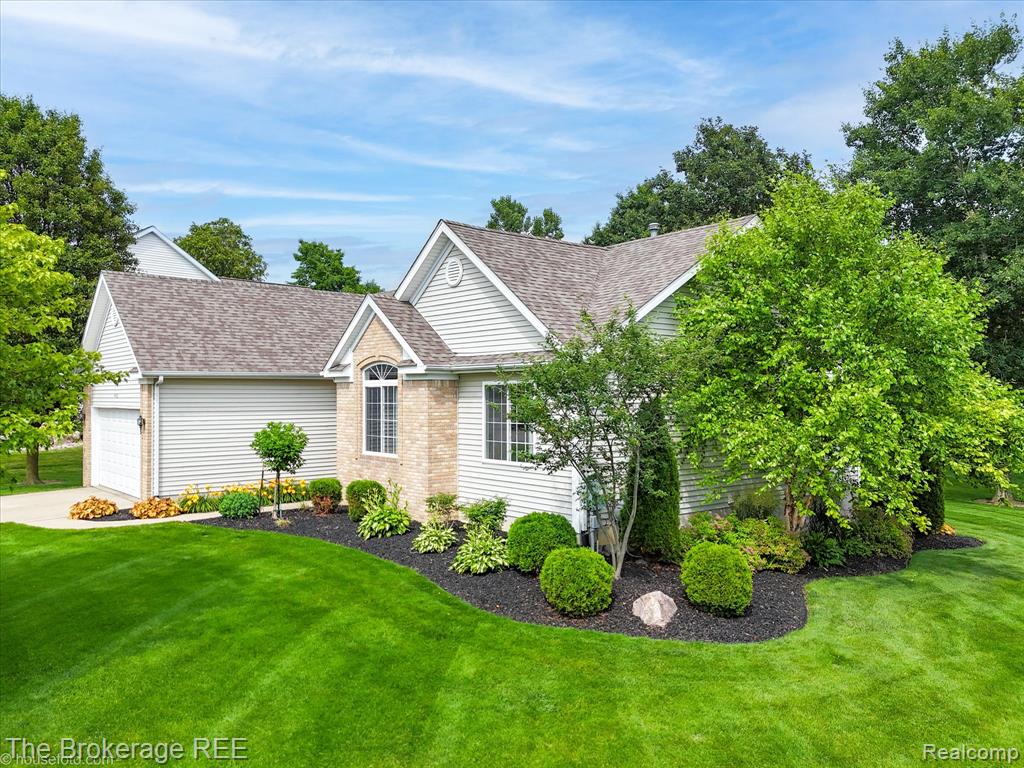 4435 Great Oaks Drive, Grand Blanc, MI 48439 — Photo 2
